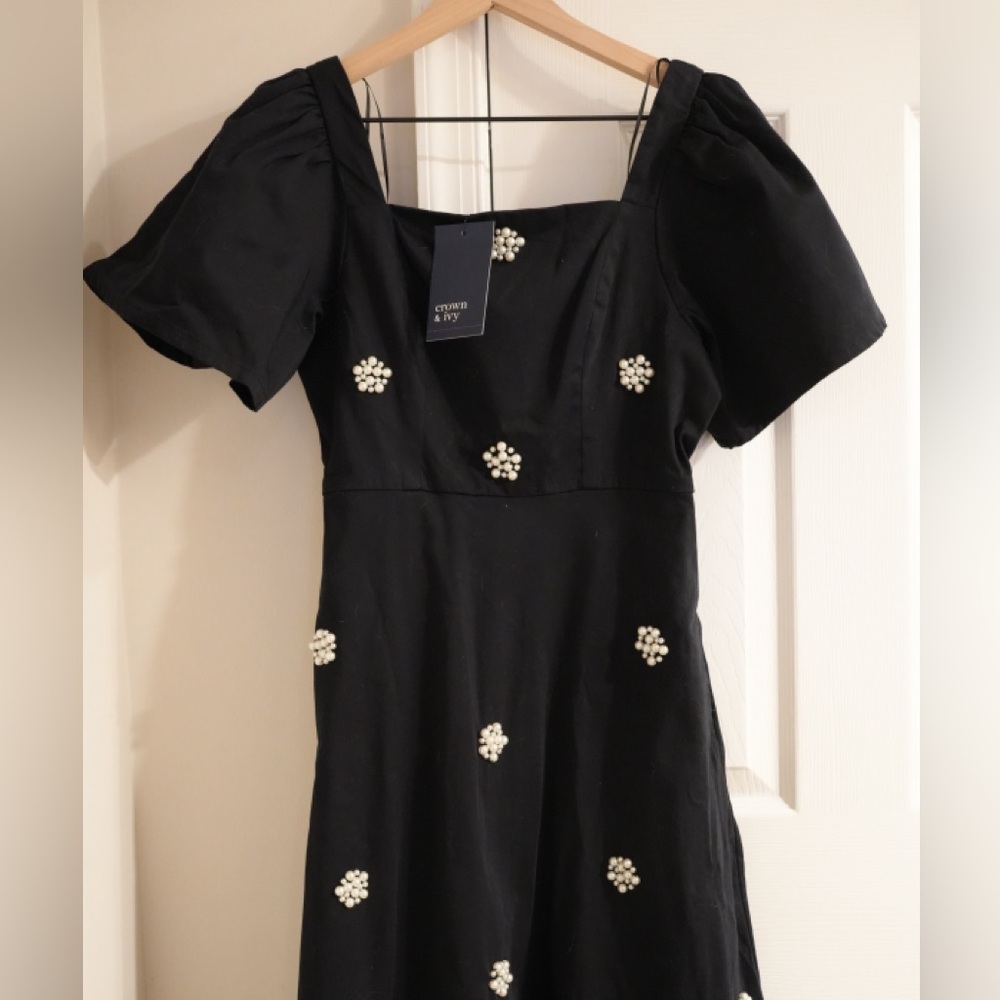 Crown & Ivy Women's Long Sleeve Embellished Midi Dress